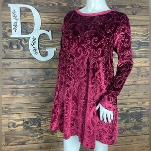 Basically Me | Floral Scroll Velvet Dress Rich Burgundy Flowy Swing Mini‎